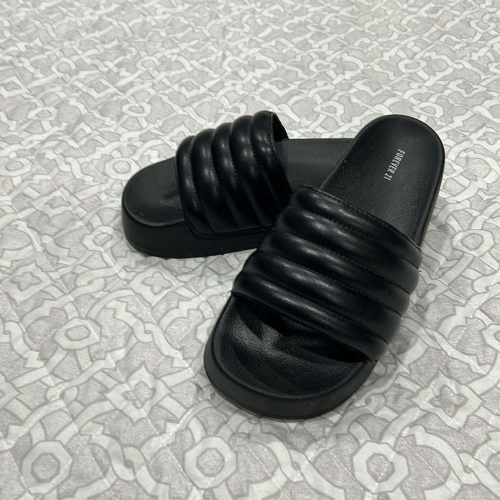 Forever 21 - Black Side Sandals